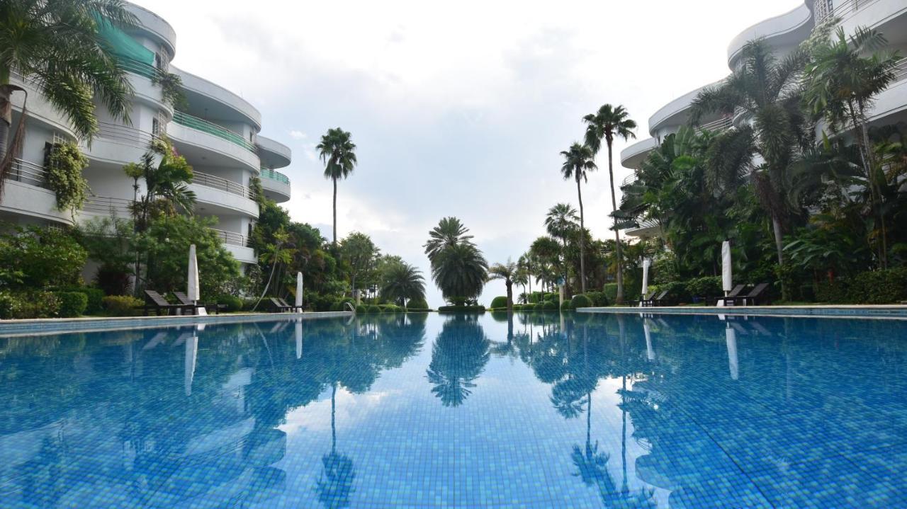 Hua Hin Beachfront Condo Bagian luar foto