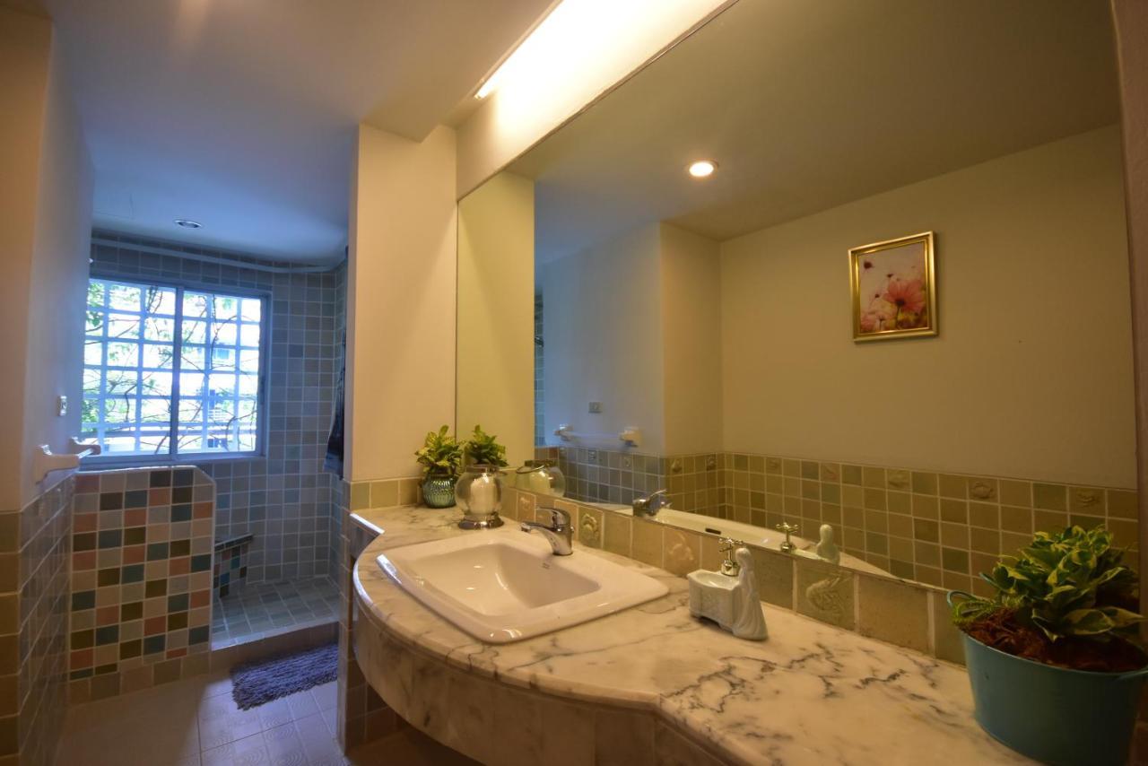 Hua Hin Beachfront Condo Bagian luar foto