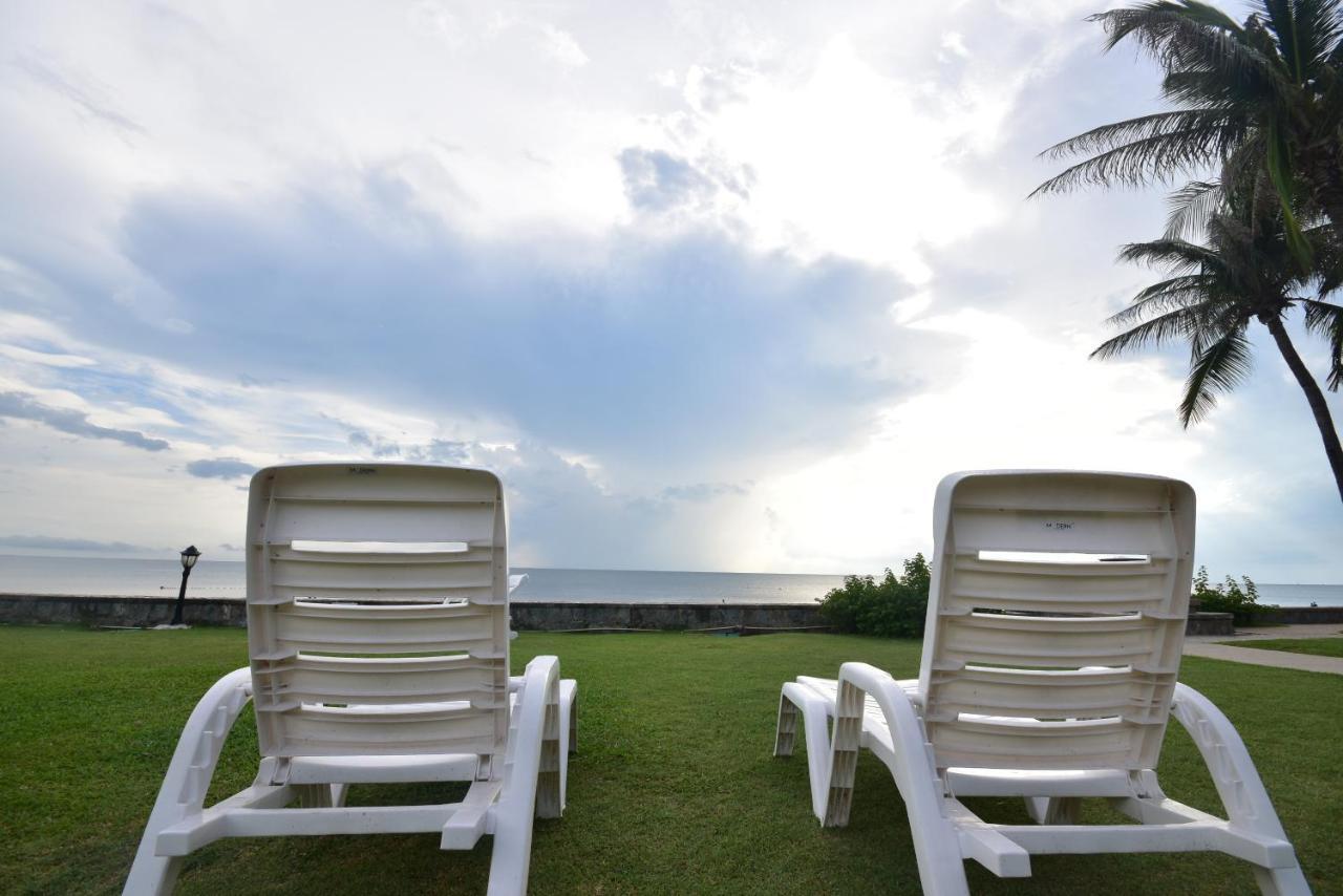 Hua Hin Beachfront Condo Bagian luar foto